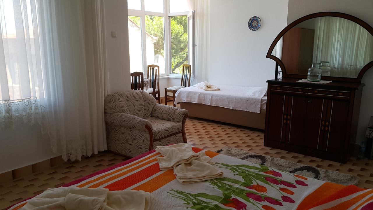 Ayvalik Pansiyon Екстериор снимка